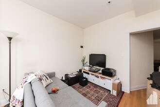 3445 N Halsted St, Unit 3 in Chicago, IL - Building Photo - Building Photo