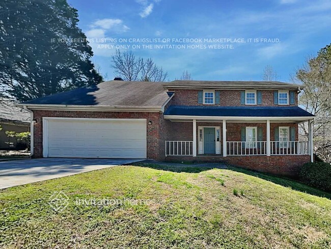 property at 373 Golfcrest Dr SE
