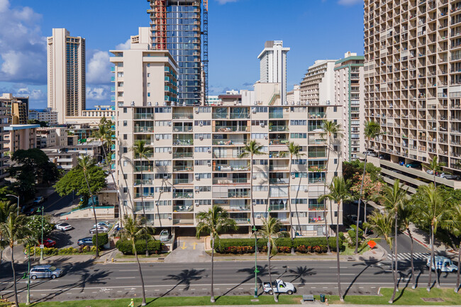 Ala Wai Palms in Honolulu, HI - Building Photo - Building Photo