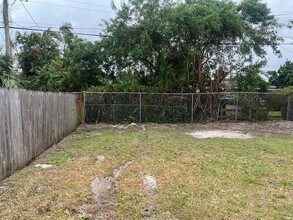 1214 Highview Rd in Lantana, FL - Building Photo - Building Photo