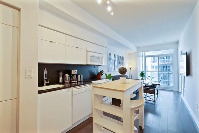 2708 Puente de Luz, Unit SI ID1473066P in Toronto, ON - Building Photo - Building Photo