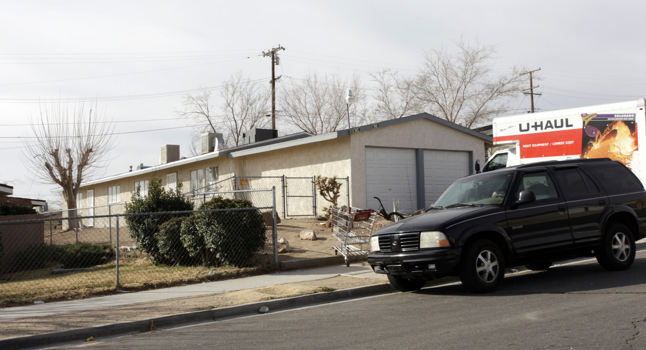 940-942 Carson St in Barstow, CA - Building Photo