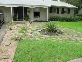 8418 Briarwood Ln in Austin, TX - Building Photo