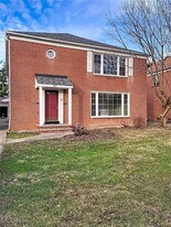 18411 Chagrin Blvd in Shaker Heights, OH - Building Photo