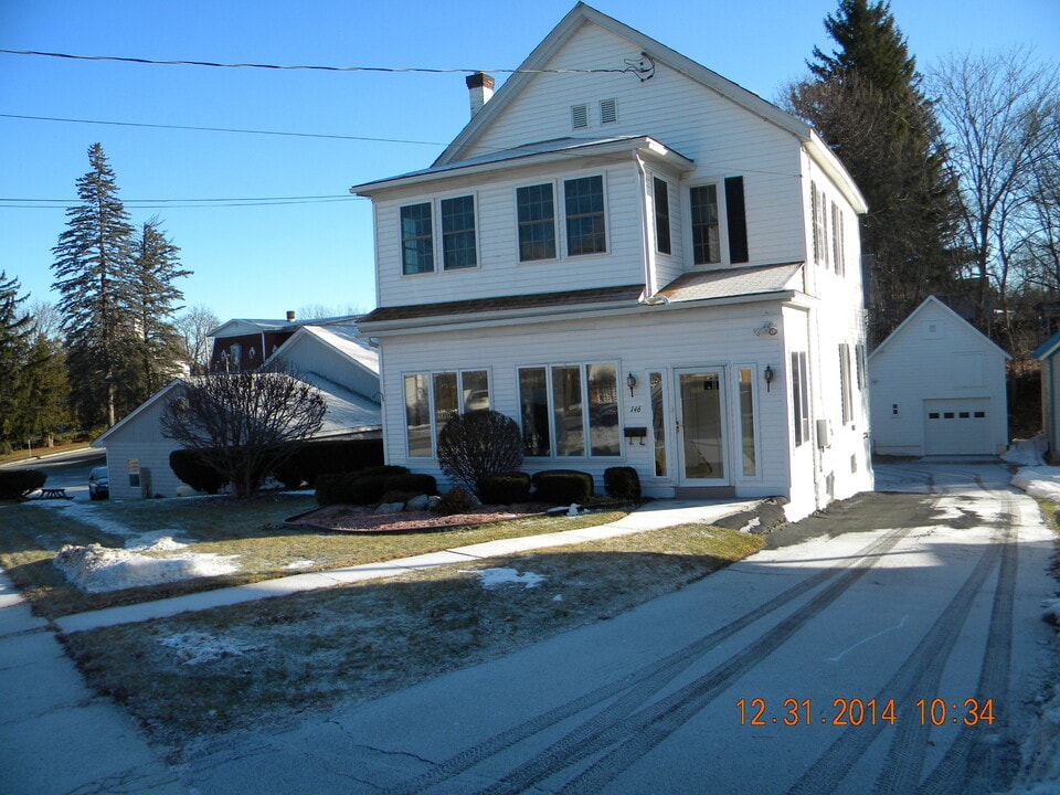 146 Lake George Ave, Unit 2 in Ticonderoga, NY - Building Photo