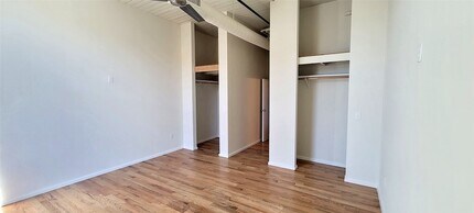 201 E Chambers St, Unit 204 in Cleburne, TX - Building Photo - Building Photo