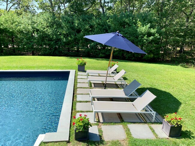 20 Quarty Ct in East Hampton, NY - Building Photo - Building Photo