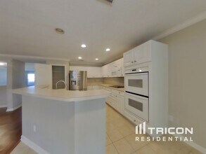 746 Roland Lakes Dr in Jacksonville, FL - Building Photo - Building Photo