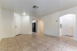 1570 Jamielinn Ln in Las Vegas, NV - Building Photo - Building Photo