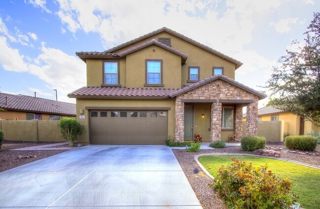 property at 911 E Zesta Ln