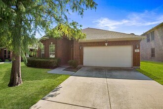2828 Cameron Bay Dr in Lewisville, TX - Building Photo - Building Photo