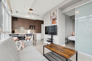 199 Richmond St W in Toronto, ON - Building Photo