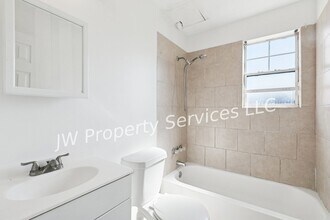 204 Wilker Neal Ave in River Ridge, LA - Foto de edificio - Building Photo