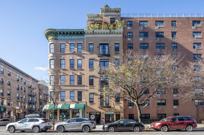 2073 Frederick Douglas Blvd in New York, NY - Foto de edificio - Primary Photo