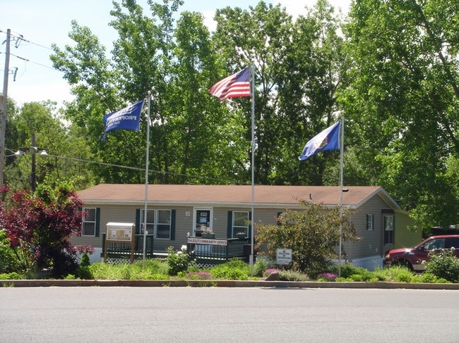 D&R Village in Clifton Park, NY - Building Photo - Primary Photo