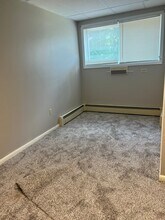 410 Hillview Plz, Unit 410AptB in Ithaca, NY - Building Photo - Building Photo