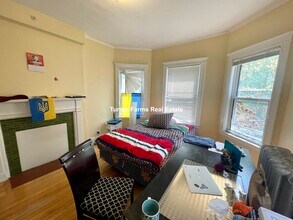 158 Magazine St, Unit 6 in Cambridge, MA - Building Photo - Building Photo
