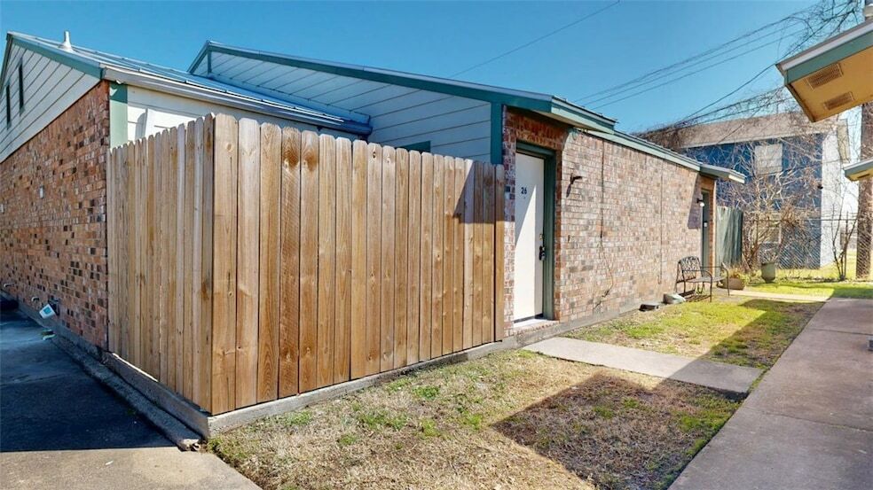 725 Peppertree Dr, Unit 26 in Bryan, TX - Building Photo
