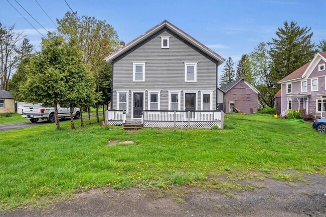 7383 NY-28 in Richfield Springs, NY - Foto de edificio - Building Photo