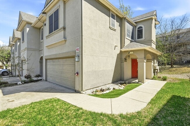 11203 Ranch to Market Rd 2222 in Austin, TX - Building Photo - Building Photo