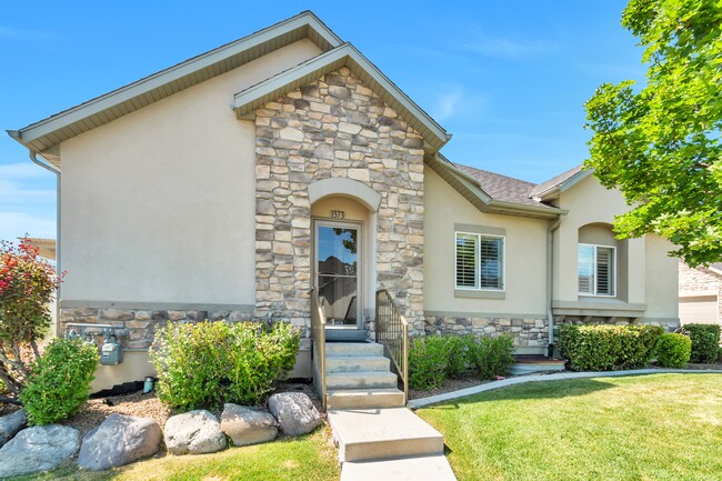 property at 1573 Wyngate Park Dr