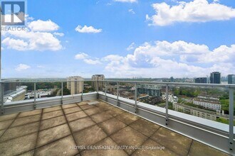 8 Rean Dr in Toronto, ON - Building Photo - Building Photo