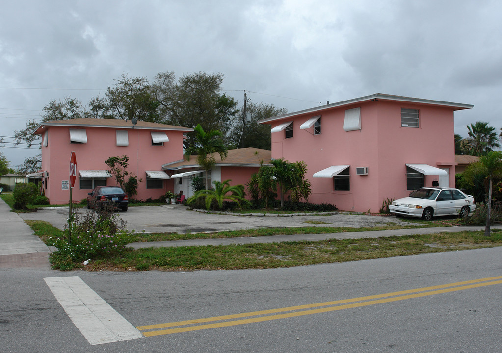 2308 Forrest St in Hollywood, FL - Building Photo