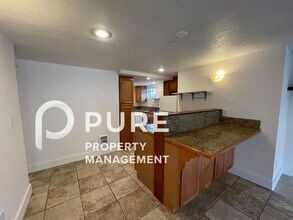 4004 NE Mallory Ave-Unit -3 in Portland, OR - Building Photo - Building Photo