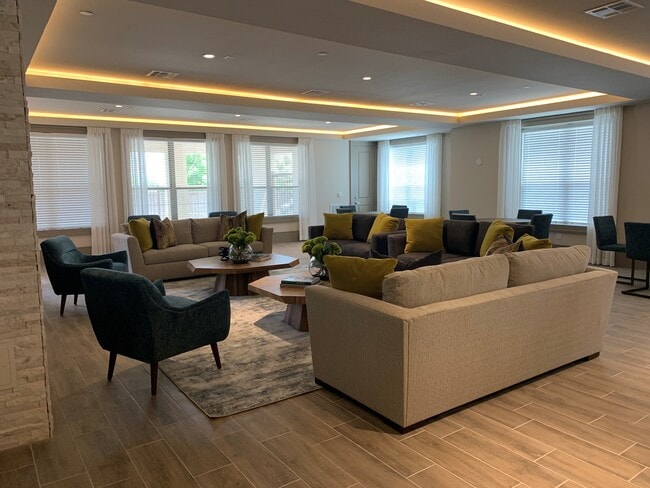 Somerset Lofts in Houston, TX - Foto de edificio - Building Photo