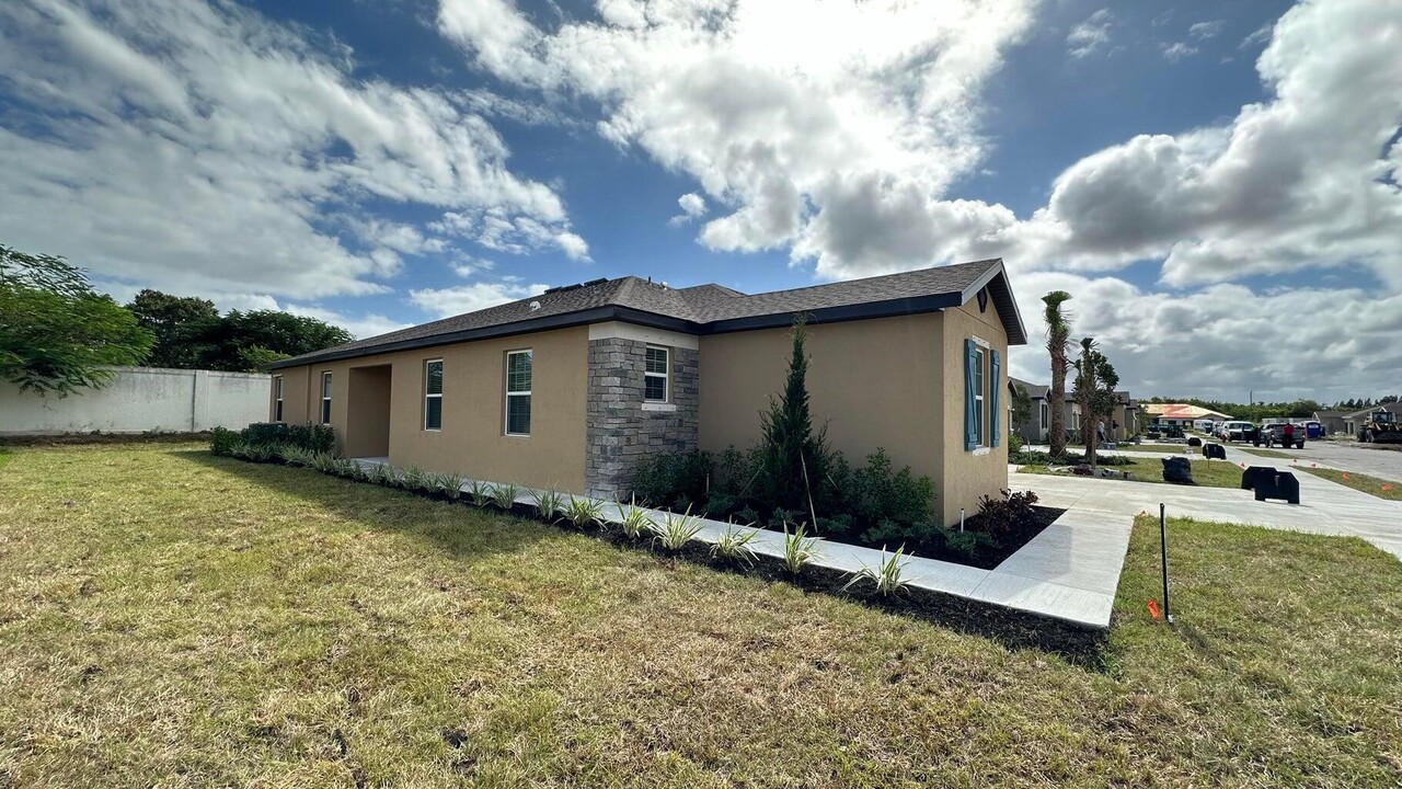 1724 Party Pl in Fort Pierce, FL - Building Photo