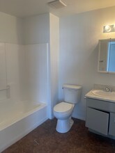18335 Montezuma St, Unit 13 in Adelanto, CA - Building Photo - Building Photo
