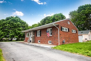 1129 Ocean Ave in New London, CT - Building Photo