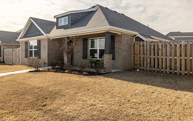4571 W Tofino Dr in Fayetteville, AR - Building Photo - Building Photo