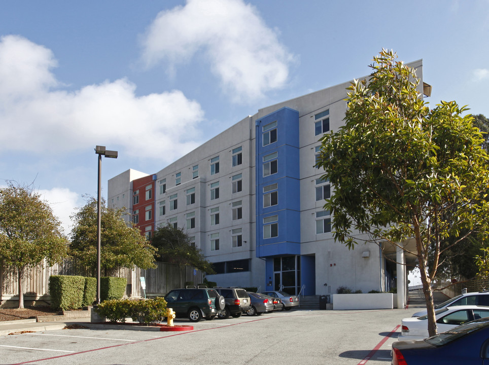 San Pedro Commons in Colma, CA - Foto de edificio