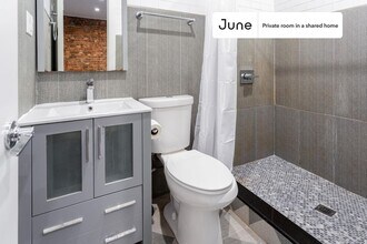 Room in Shared 4 bed/2 bath home, Unit C in Brooklyn, NY - Foto de edificio - Building Photo