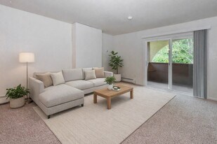 Ladera Villa in Anchorage, AK - Building Photo