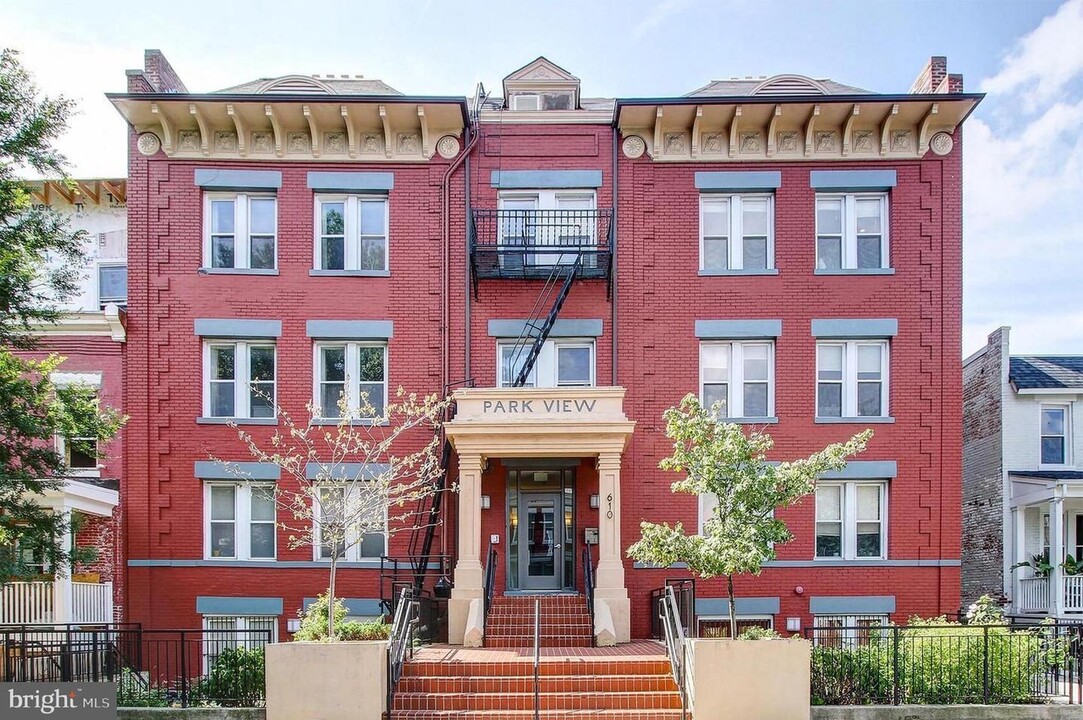 610 Irving St NW, Unit 105 in Washington, DC - Building Photo