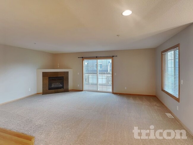 7010 S Park Dr in Savage, MN - Building Photo - Building Photo