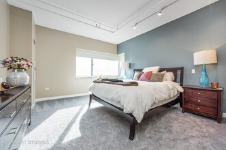 737 W Washington Blvd, Unit 1504 in Chicago, IL - Building Photo - Building Photo