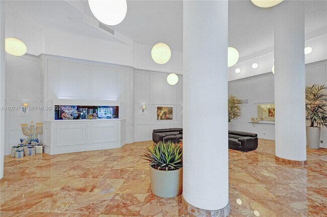 3600 Mystic Pointe Dr in Aventura, FL - Building Photo - Building Photo