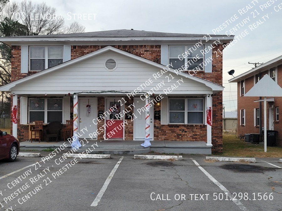 703 Lenora St in Jacksonville, AR - Building Photo