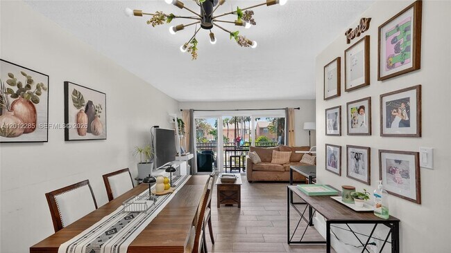 200 NW 87th Ave, Unit J217 in Miami, FL - Building Photo - Building Photo