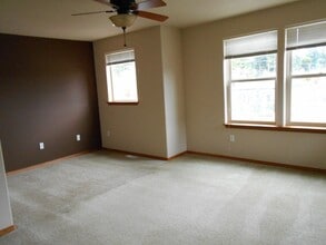 434 N Gifford Ave in Arlington, WA - Building Photo - Building Photo