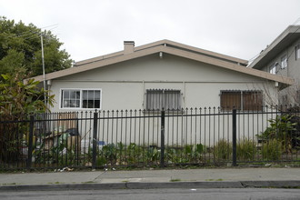 2035 24th Ave in Oakland, CA - Building Photo - Building Photo