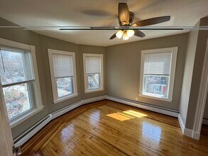 2 Gilson Ter, Unit 3 in Somerville, MA - Foto de edificio - Building Photo