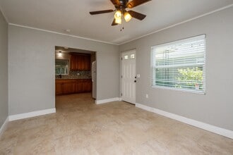 911 W Lake Brantley Rd in Altamonte Springs, FL - Building Photo - Building Photo