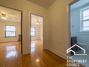 2102 W Ainslie St in Chicago, IL - Building Photo - Building Photo