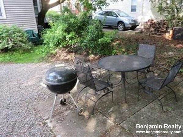 34 Beaconsfield Rd, Unit 1 in Brookline, MA - Building Photo