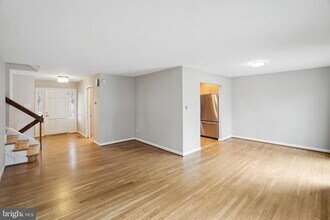 1710 Palm Springs Dr in Vienna, VA - Building Photo - Building Photo