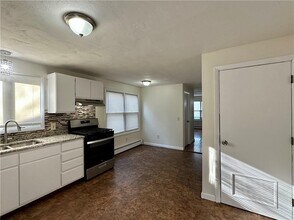 35 Lancashire St in Providence, RI - Building Photo - Building Photo